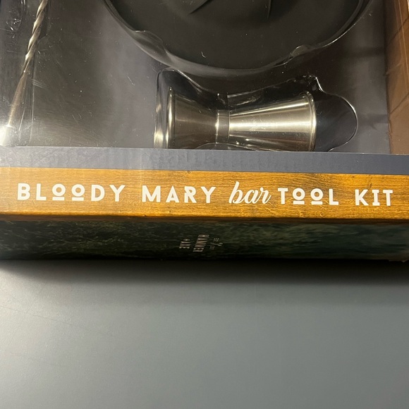 Hammer + Axe Bloody Mary Tool Kit - Picture 3 of 8